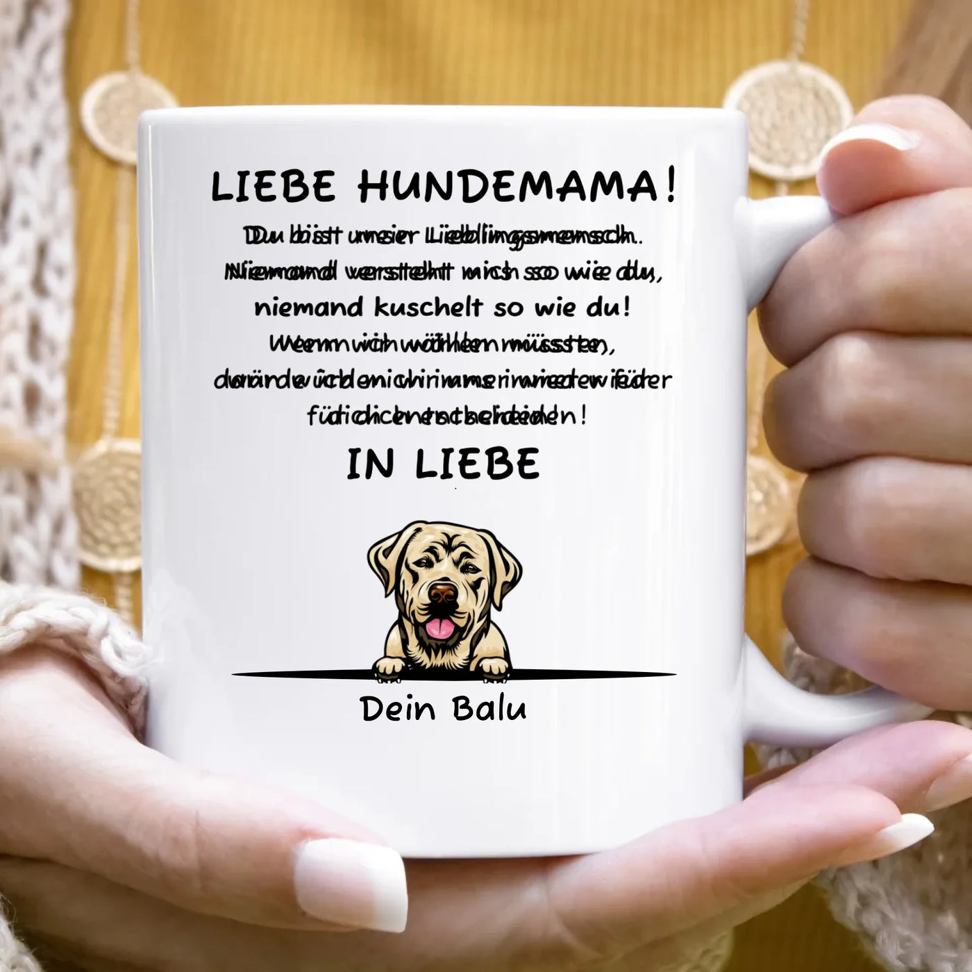 20250420 Mockup Tasse Frau Pullover beige 2048x2048