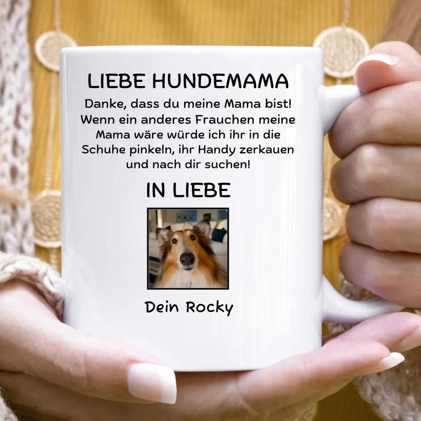 20250420 Mockup Tasse Frau Pullover beige 2048x2048